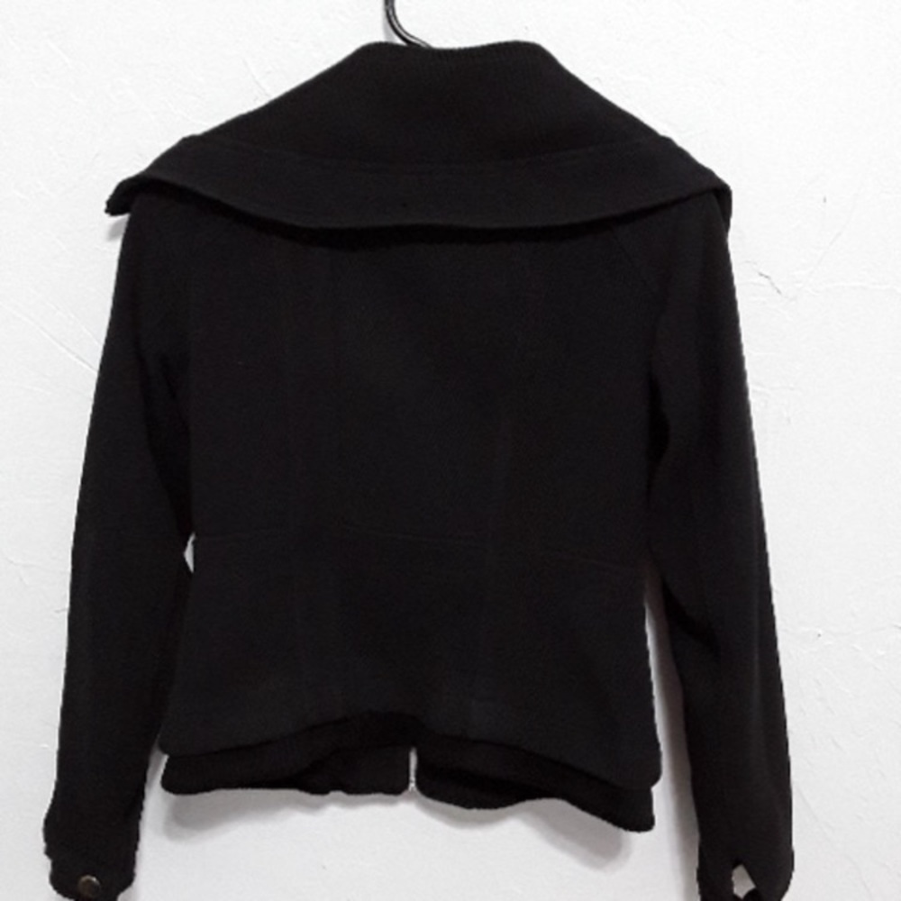 Black jacket - Picture 2 of 3